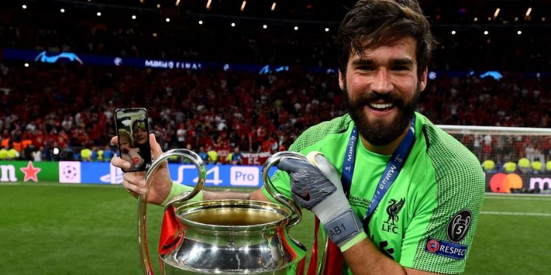 Alisson tại câu lạc bộ AS Roma