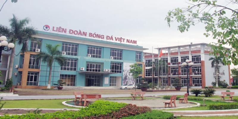 Khởi đầu đầy gian nan của bóng đá Việt Nam